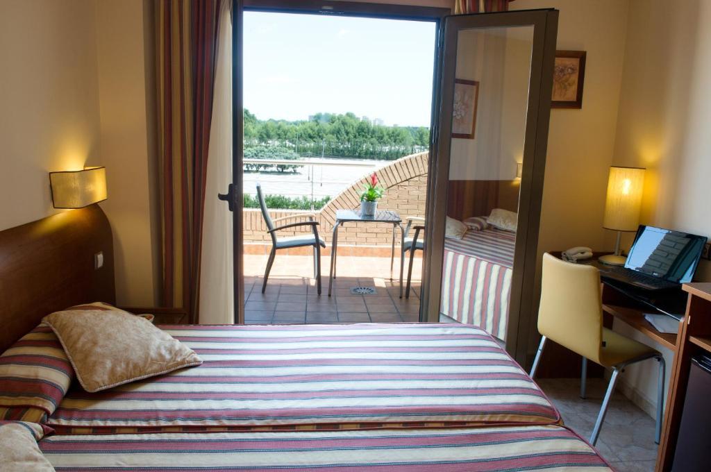 Hotel Torrijos Cheste Zewnętrze zdjęcie